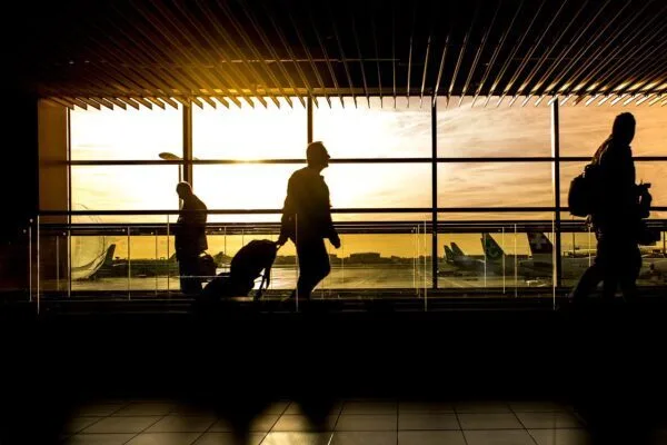 airport terminal man 1822133 1 e1692016392954